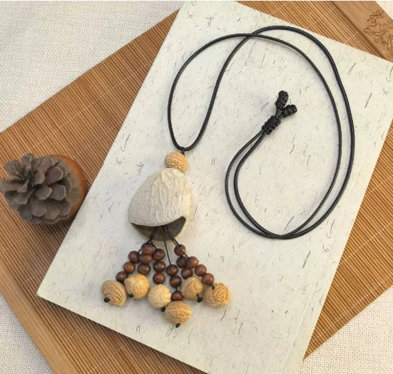 Yunyu Fruit Shell Ringing Necklace Hanging Bell Walnut Fruit Pendant Sweater Chain Cotton and Hemp Clothing Accessories
